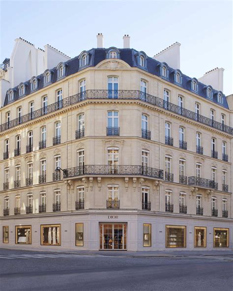 dior restaurant paris|30 avenue montaigne in Paris.